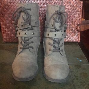 Report Lace tie Boots.